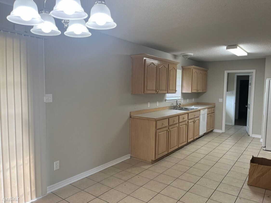 Building Photo - 3 br, 2 bath House - 2323 Norris Cir