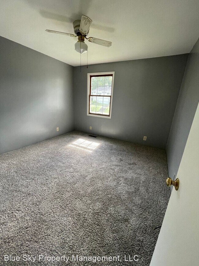 Building Photo - 1 br, 1 bath House - 620 W. 10th St.