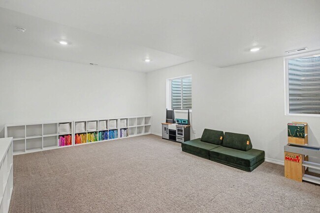 Foto del edificio - 5768 Heathland Terrace