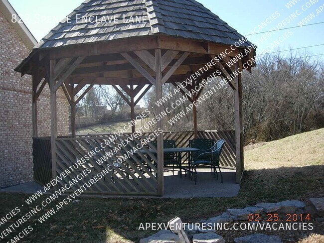 Building Photo - 822 Spence Enclave Ln
