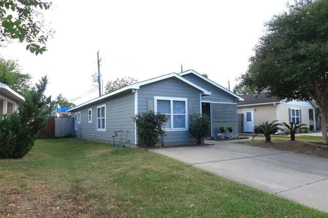 Building Photo - 19939 Great Elms Dr