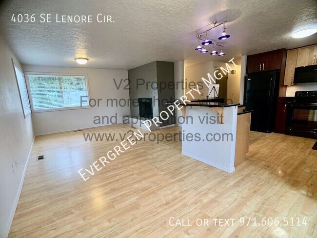Building Photo - Beautiful Home $2,795 | Spacious Fenced Ba...