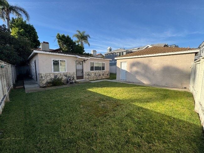 Building Photo - 2008 Graham Ave