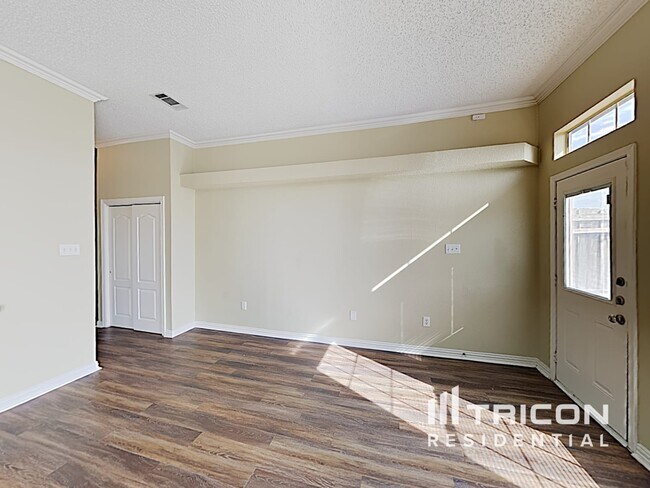 Foto del edificio - 1362 Meadow Creek Dr