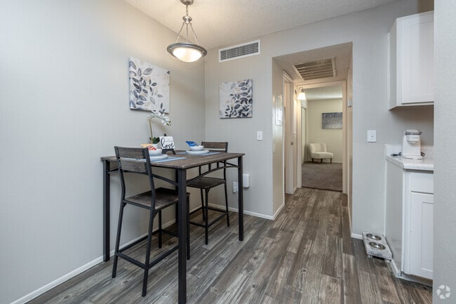 1BR, 1BA - 615SF - Dining Room - Toscana Cove Apartments