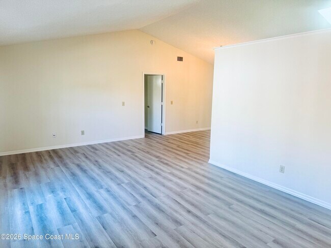 Foto del edificio - 4795 Riverside Rd