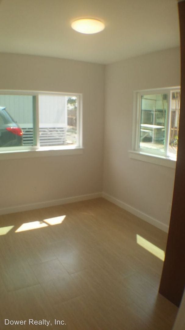 Building Photo - 1130 8th Ave