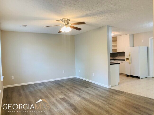 Building Photo - 14 Standish Ct