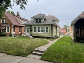 Building Photo - 4962 W Medford Ave