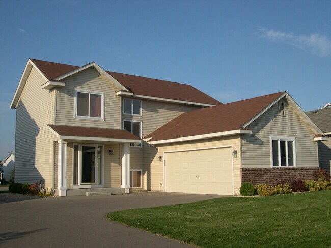 Building Photo - 2853 Wyndam Ct