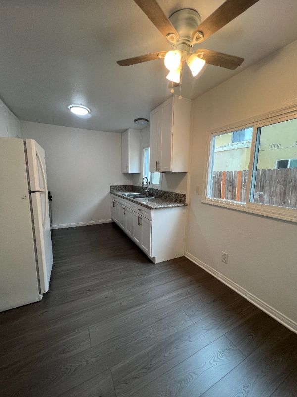 Foto del edificio - 1827 W Glencrest Ave