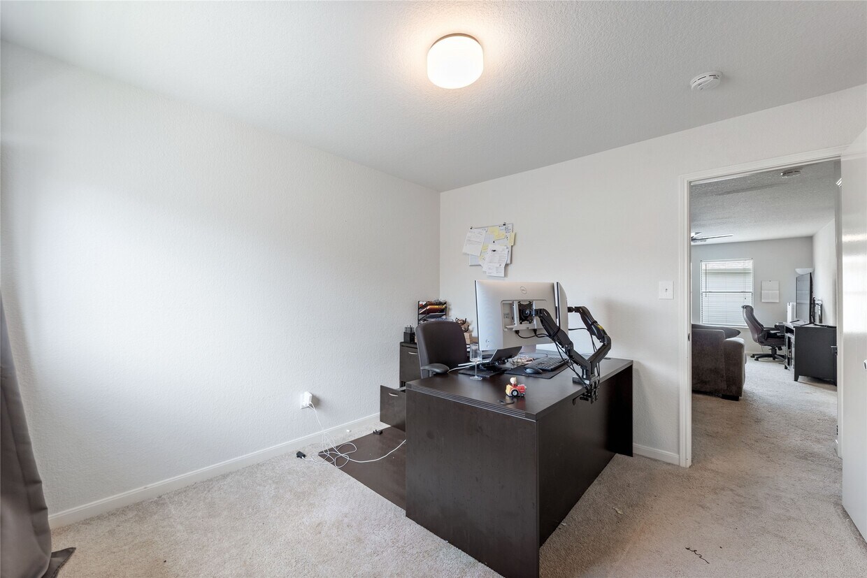 Building Photo - 17142 Carshalton Ct