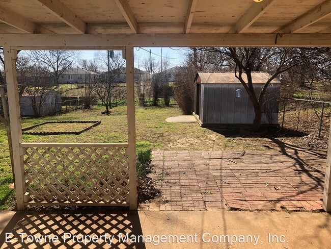 Building Photo - 3 br, 1 bath House - 1813 E Park