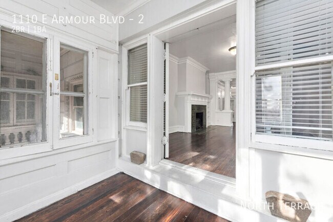 Foto del edificio - Big, Dreamy, VINTAGE 2BR Apartment - Near ...