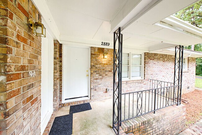 Building Photo - 2889 White Oak Dr