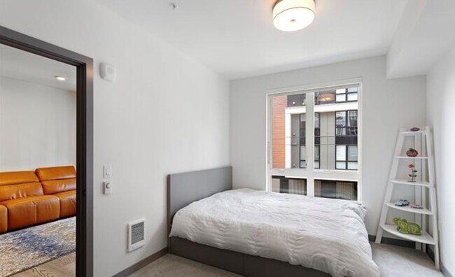 Foto del edificio - New New New Beautiful Totem Lake/Kirkland Condo for Rent!