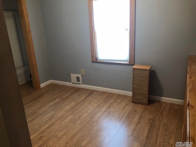 Building Photo - 533 Grant Ave