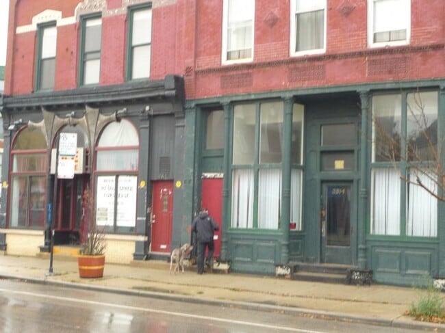 Building Photo - 1216 W Diversey Pkwy