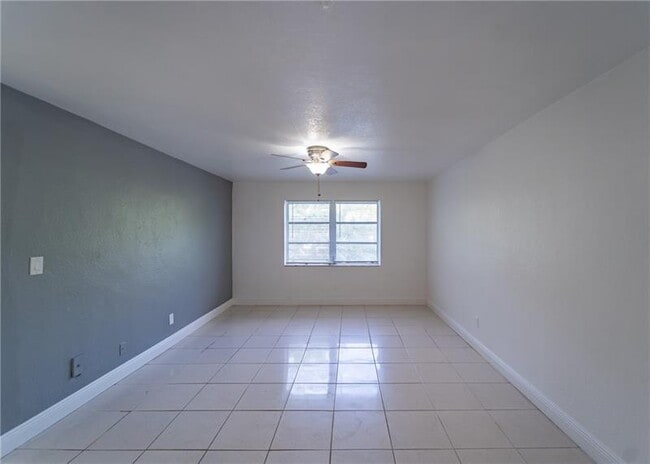 Building Photo - 3801 SW 60th Ter