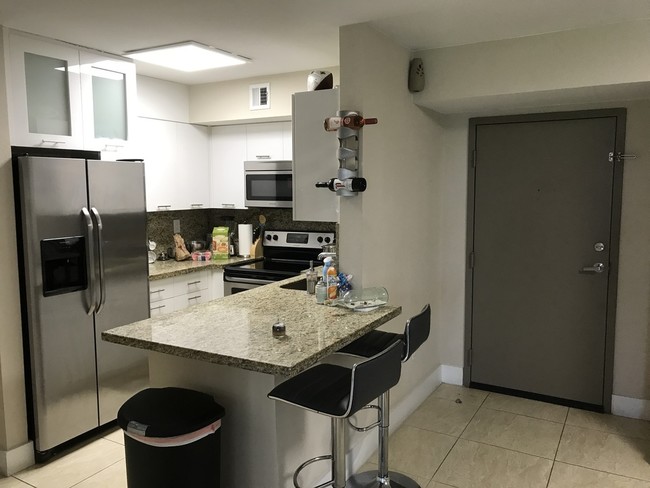 Kitchen - Remodeled - Beverly Hills Apartments