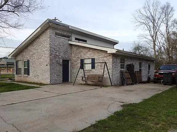 Primary Photo - 5477 Vicari St