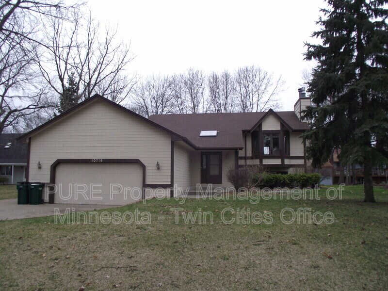 Primary Photo - 10716 Lincoln St NE