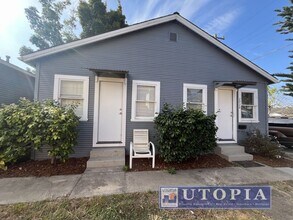 Building Photo - 204 Hollister Ave