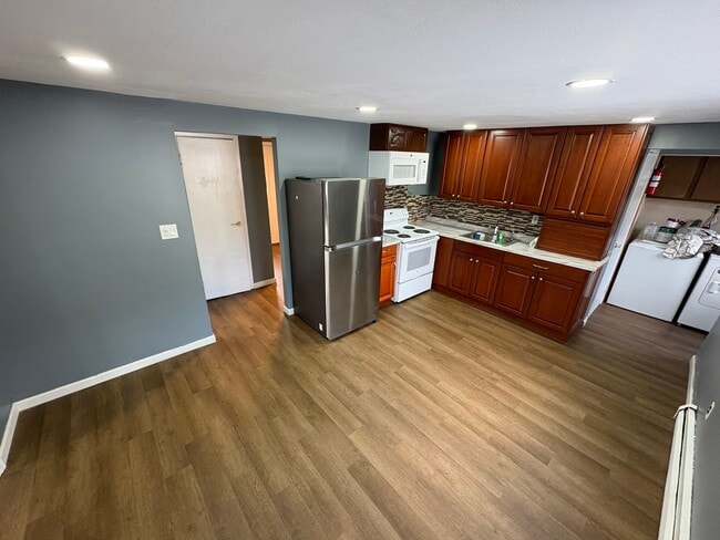 Building Photo - 37 John St