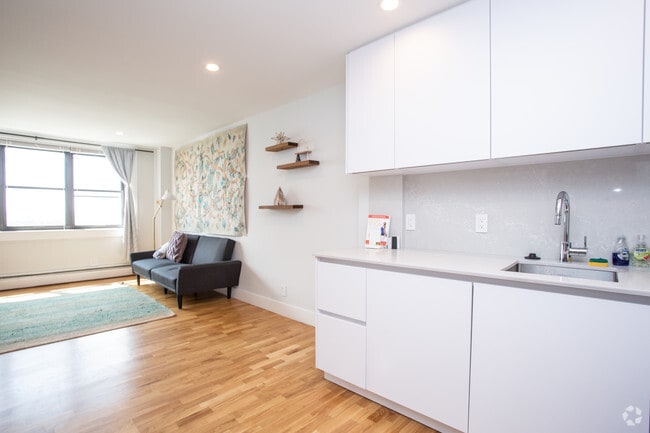 Interior Photo - 1410 Columbia