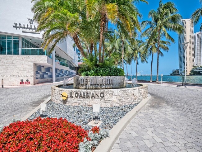 Building Photo - 325 S Biscayne Blvd