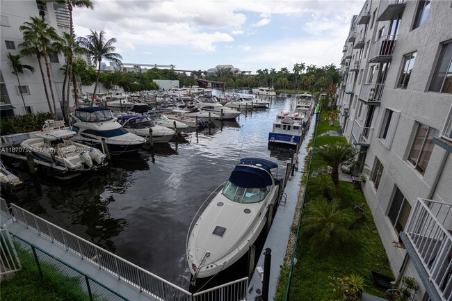 Foto del edificio - 1720 NW N River Dr