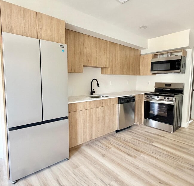 Kitchen - 42 Warner St