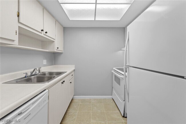 Building Photo - 1849 Maravilla Ave