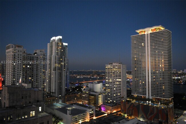 Foto del edificio - 151 SE 1st St