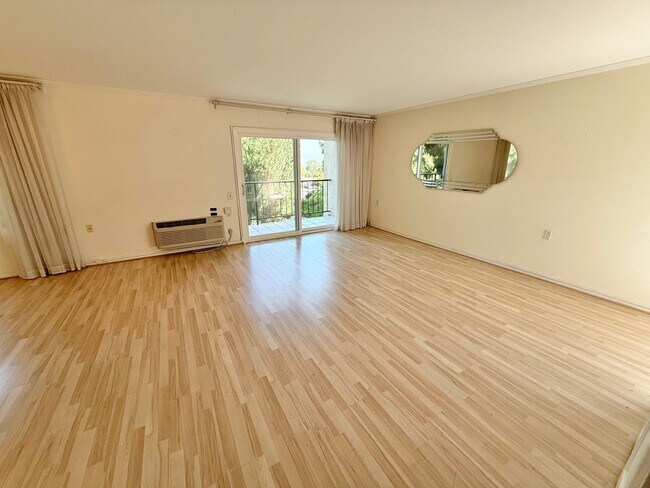 Foto del edificio - Beautiful 3-Bedroom Home in the desired Laguna Woods