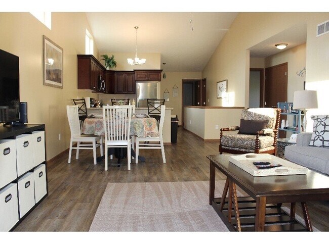 Foto del edificio - Must see... newer rental just built in the...