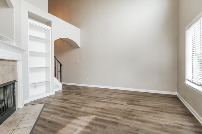Building Photo - 5061 Thornebrook Cove