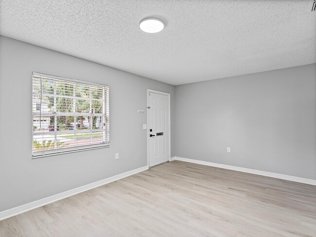 Building Photo - 730 Putnam Ave