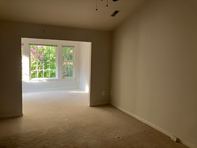 Building Photo - Elegant Gated Townhome with Sunroom Extension in Piedmont | 3 Bedrooms | 2 Full & 2 Half Baths