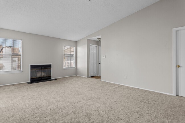 Building Photo - 503 Peak Ct