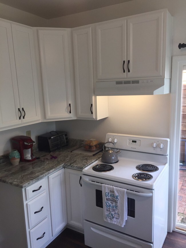 8 Duncan St, Charleston, SC 29403 Townhome Rentals in Charleston SC