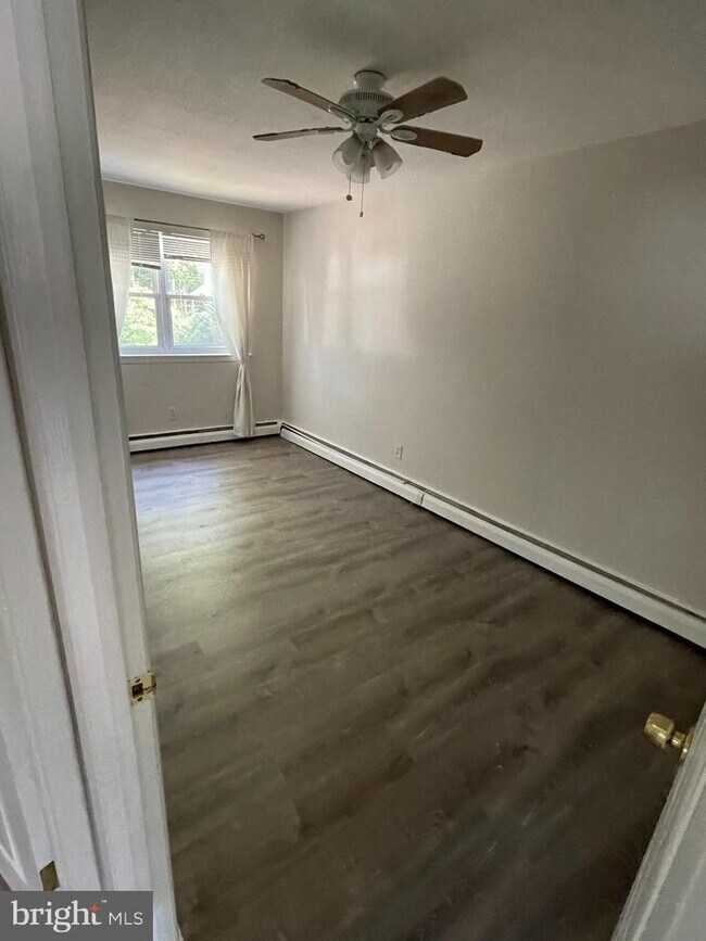 Foto del edificio - 839 Garrett Ln