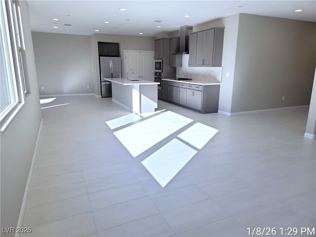 Foto del edificio - 299 Stradella Pl