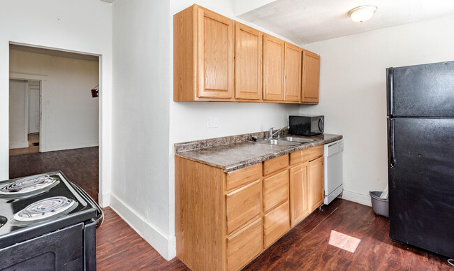 Building Photo - 213 Waugh St