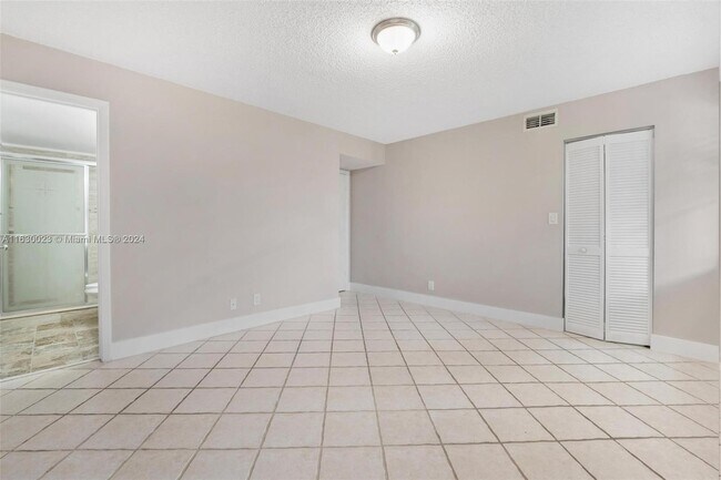 Foto del edificio - 11232 SW 12th St