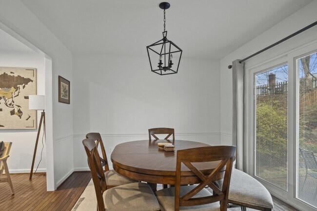 Building Photo - Lovely Single Family Home in the Saratoga ...