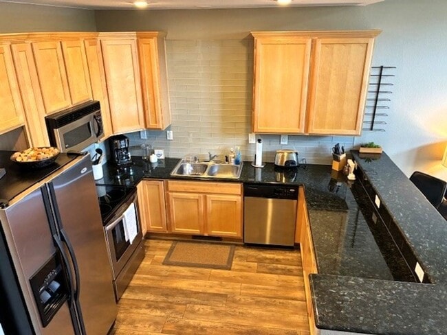 Foto del edificio - Monthly Rental- La Riva Del Lago #211