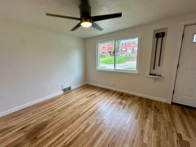 Foto del edificio - 975 Elizabeth St