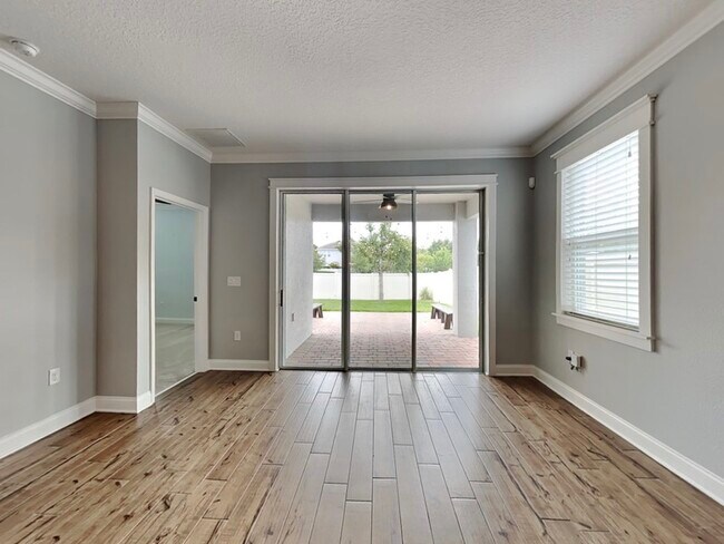 Building Photo - 1070 Cosmos Way