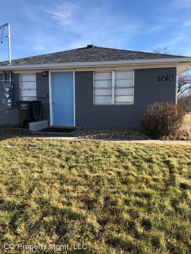 Primary Photo - 2 br, 1 bath House - 1618 E. Signal Dr.